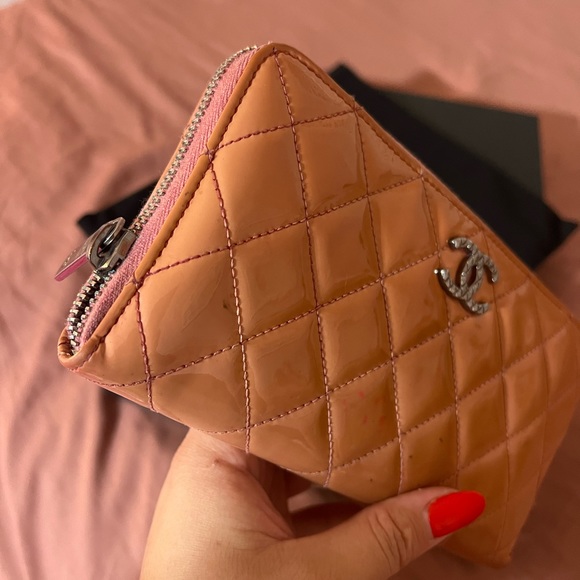GORGEOUS CHANEL WALLET ♥️ - Picture 9 of 13
